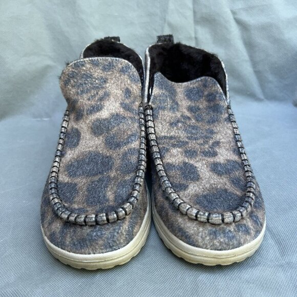 HEY DUDE Women's Britt Leo Nut Leopard Denny Print Faux Fur Shoes Size 10.5/11 - Picture 3 of 9